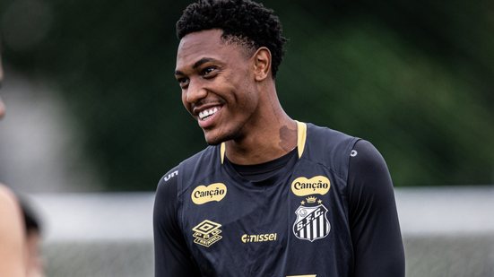 Luisão busca reerguer sua trajetória no Goiás após ser pouco utilizado no Santos durante a última temporada - Foto: Raul Baretta/ Santos FC