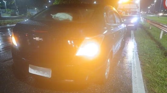 Equipes de resgate confirmaram a morte do homem, que pode ser um morador de rua da região de Mongaguá - Imagem: Reprodução