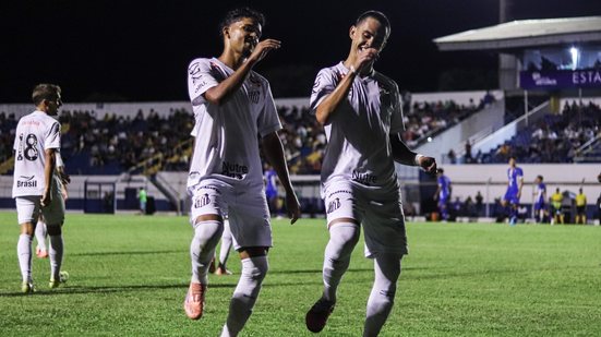 Apesar de dificuldades iniciais, Santos se impõe e avança para o mata-mata - Foto: Reinaldo Campos / Santos FC