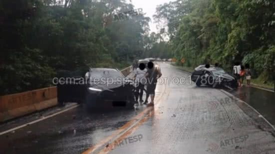 Após batidas e tombamentos, a Mogi-Bertioga foi temporariamente fechada - Imagem: Divulgação / Artesp