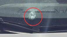 Um dos policiais foi atingido, mas colete à prova de balas evitou ferimentos graves; ele foi atendido e liberado - Foto: Polícia Militar