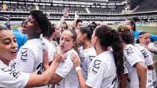 O Santos Feminino se reforça e renova contratos, visando um desempenho forte nas competições - Foto: Raul Baretta / Santos FC