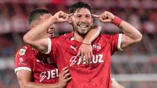 Meio-campista chileno se despede do Santos após negociações frustradas e segue para exames médicos na Itália - Imagem: Divulgação