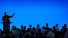 A experiência de uma palestrante famosa destaca a importância de estar bem preparado para o público - Imagem: Freepick