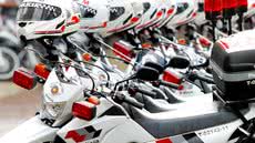 Durante a Operação Bloqueio, um motociclista fugiu da polícia, mas foi detido ao ser cercado, com placa do veículo adulterada - Foto: SP Notícias