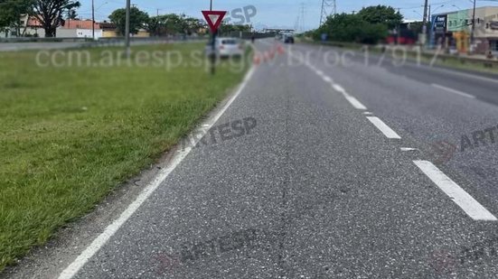 Após o acidente, o tráfego na Rodovia Padre Manoel da Nóbrega foi temporariamente interrompido - Imagem: Divulgação / Artesp