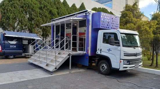 Com atendimento sem agendamento, a van do Sebrae traz especialistas para ajudar na gestão de pequenas empresas e formalização - Foto: Divulgação