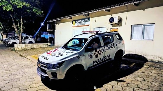 A abordagem de rotina se transformou em uma captura após verificação do histórico criminal do homem pela PM - Foto: Divulgação/ 29° BPMI