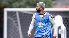 Santos se apresenta com Gabigol nos treinos para o clássico contra o Corinthians na Vila Belmiro - Foto: Raul Baretta/ Santos FC