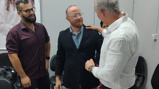 Reunião da Secretaria Municipal de Educação visa garantir suporte a estudantes com deficiência no ano letivo de 2026 - Foto: Divulgação/ Prefeitura de Guarujá