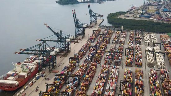 As vagas disponíveis atendem a diferentes perfis profissionais, desde ensino fundamental até superior, em várias áreas de atuação - Foto: Divulgação/ Porto de Santos