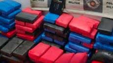 Veículo estacionado em marina se revela armazém de drogas com 297 kg de pasta base de cocaína e equipamentos para tráfico - Foto: Reprodução/ SSP