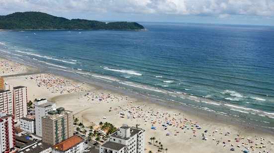 Bombeiros reforçam a importância de respeitar sinalizações e escolher praias com guarda-vidas - Foto: Fred Casagrande / PMPG