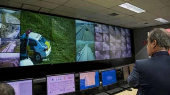 Câmeras de alta definição identificam uso de celular e falta de cinto de segurança durante a condução - Foto: Reprodução