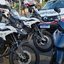 Durante a operação 'Impacto Cavalo de Aço', um casal em moto foi abordado após manobra suspeita em Guarujá - Imagem: Reprodução