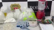 A operação policial em Guarujá revela como a tecnologia e o monitoramento aéreo foram cruciais para desmantelar um importante esquema de drogas - Foto: Divulgação/ Polícia Civil