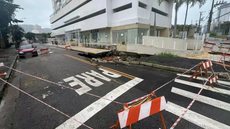 Equipes da Defesa Civil e autoridades locais estão no local, mas Prefeitura ainda não se pronunciou sobre reparos necessários - Foto: Silvio Luiz/ AT