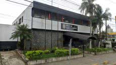 Um homem de 46 anos foi agredido por três adolescentes em Guarujá, que usaram bicicletas para cometer o crime durante o dia - Foto: Reprodução/ Google Street View