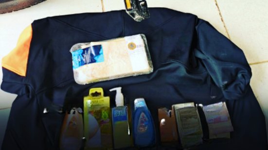 Colaboração da comunidade e a ação da PM resultaram na prisão de um homem que furtou produtos em Peruíbe neste domingo - Foto: Divulgação/ 29° BPMI