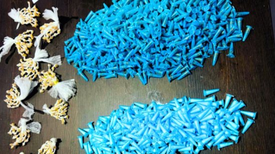 A operação da Polícia Militar em Peruíbe resultou na prisão de dois homens envolvidos na preparação de drogas para o tráfico na região - Foto: Divulgação/ 29° BPMI