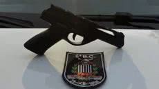 Morador alerta PM sobre dois indivíduos suspeitos com arma na Aparecida, resultando em ação rápida e eficaz - Foto: Divulgação/ Polícia Civil