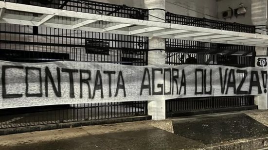 Diretoria do Santos é criticada pela falta de contratações - Imagem: Reprodução