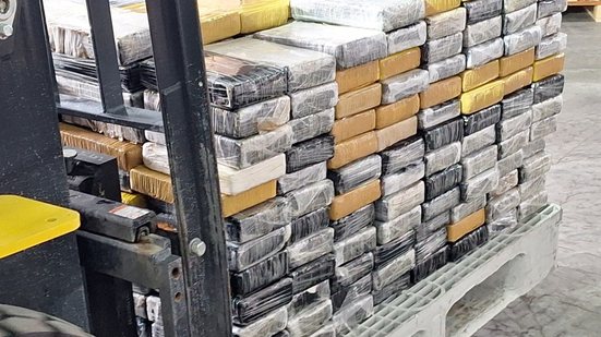 A Receita Federal interceptou cocaína escondida em papel - Imagem: Reprodução