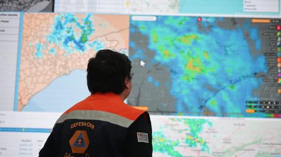 Defesa Civil alerta para chuvas contínuas e riscos de deslizamentos no litoral paulista entre 24 e 27 de outubro - Foto: Divulgação/ Governo de SP