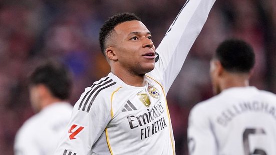 Kylian Mbappé não jogará contra o Benfica devido a lesão no joelho - Foto: Redes Sociais / Mbappé