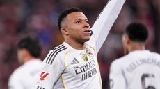 Kylian Mbappé não jogará contra o Benfica devido a lesão no joelho - Foto: Redes Sociais / Mbappé