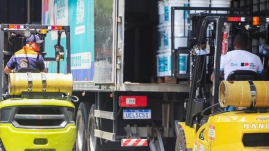 Cestas básicas, água potável e itens de higiene são enviados para famílias afetadas pelas inundações em Mongaguá - Foto: Divulgação/ Governo de SP