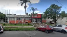 Dupla foi pega após consulta ao banco de dados criminal da polícia; criminosos tinham mandados de prisão em aberto e foram levados à delegacia - Foto: Reprodução/ Google Maps