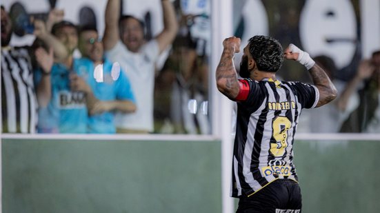 Gabigol, em uma atuação decisiva, marca dois gols e garante um ponto importante para o Santos - Foto: Raul Baretta/ Santos FC