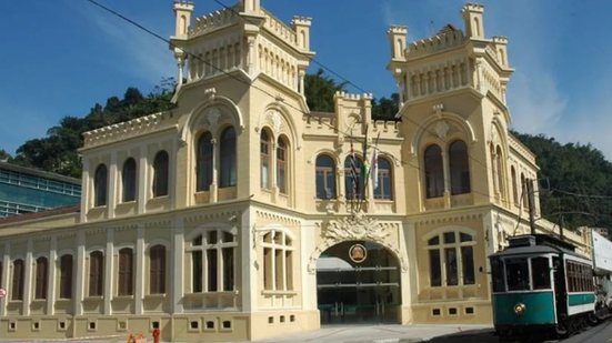 A proposta visa proteger crianças e adolescentes de agressores, com restrições que se estendem por até 12 anos após a pena - Foto: Candido Gonzalez/ Prefeitura de Santos