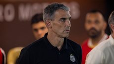 O técnico do Santos, Vojvoda, foi expulso após tumulto com o adversário - Foto: Raul Baretta/ Santos FC