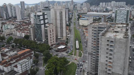 Moradores do litoral paulista já podem solicitar descontos no IPTU 2027, com foco em aposentados, PCDs e ex-combatentes - Foto: Alexander Ferraz/ AT