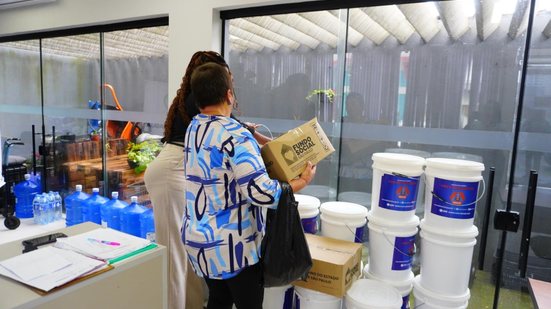 Prefeitura de Mongaguá realiza entrega de cestas básicas e kits de limpeza para famílias em situação de vulnerabilidade - Foto: Divulgação/ Prefeitura Mongaguá