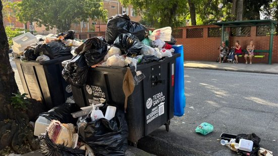 Lixos não coletados próximos a Panificadora Nova Princesa no Canal 5 em Santos - Foto: Arquivo Pessoal