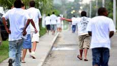 A Operação Saída Temporária começa com 1.700 detentos liberados, seguindo a Portaria Nº 01/2024 do DEECRIM na Baixada Santista - Foto: Reprodução