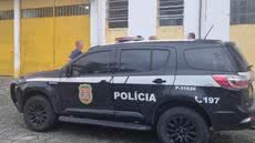 Policiais foram acionados para mediar briga entre ex-casal e encontraram mandado de prisão em aberto - Foto: Reprodução