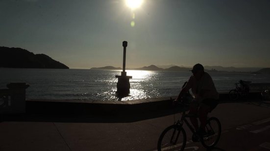 A nova estação traz um clima de transição, com calor e chuvas fracas nos primeiros dias, mas sol forte logo em seguida - Foto: Divulgação/ Prefeitura de Santos