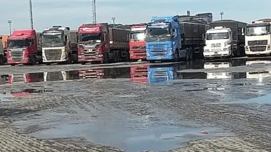 Transportadores autônomos de cargas a granel farão greve de 24 horas em protesto contra cobranças indevidas nos pátios reguladores - Foto: Reprodução