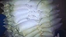 Agentes da Polícia Militar encontram galpões improvisados em mata, desarticulando esquema de furto de grãos na Área Continental de São Vicente - Foto: Reprodução/ 39º BPMI