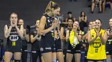 Homenagem no ginásio do UTC marcou o fim de uma trajetória de 29 anos dedicados ao esporte - Foto: Bruno Cunha/Praia Clube