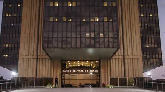 Banco Central reafirma alta de 1,6% no PIB, mas com incertezas devido a conflitos internacionais. - Foto: Reprodução