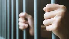 O indivíduo já tinha um mandado de prisão e aguardava cumprimento de pena por assassinato, agora sob custódia do Estado - Foto: Reprodução