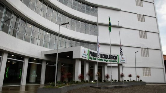 Encontro reúne 57 municípios para discutir soluções urbanas e desburocratização de serviços públicos - Imagem: Divulgação