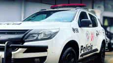 Um homem em dívida com a Justiça foi preso em Peruíbe após tentar se esconder em uma oficina mecânica durante patrulhamento da PM - Foto: Divulgação/ 29° BPMI