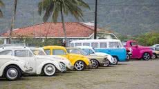 Com exposições de veículos clássicos e apresentações musicais, o evento oferece entretenimento para todas as idades e famílias - Foto: Divulgação/ Prefeitura de Peruíbe