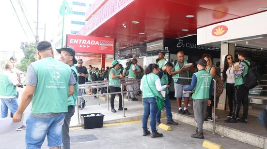 A partir de quarta-feira, 65 agentes vão atuar nas ruas do Boqueirão para eliminar focos do mosquito Aedes aegypti - Foto: Divulgação/ Prefeitura de Santos